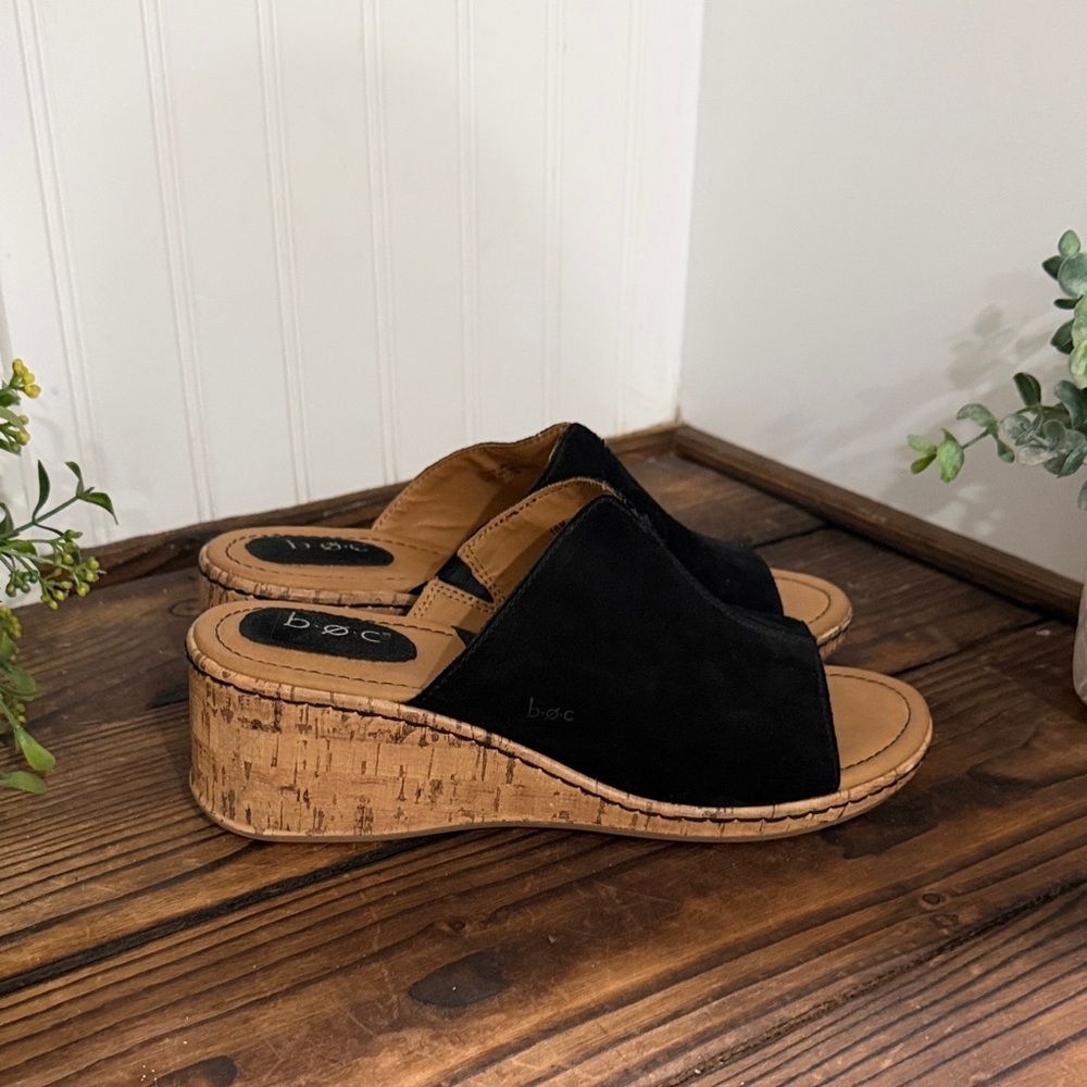 b.o.c. Black and Tan Leather Wedge Sandals